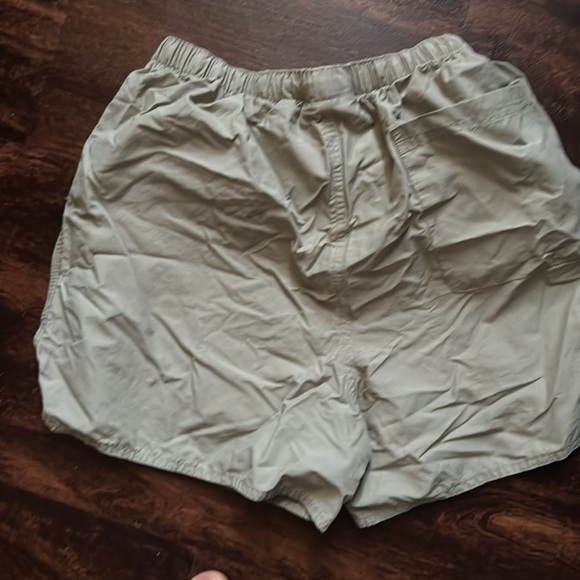 Essentially shorts windbreaker fabric - Picture 4 of 4